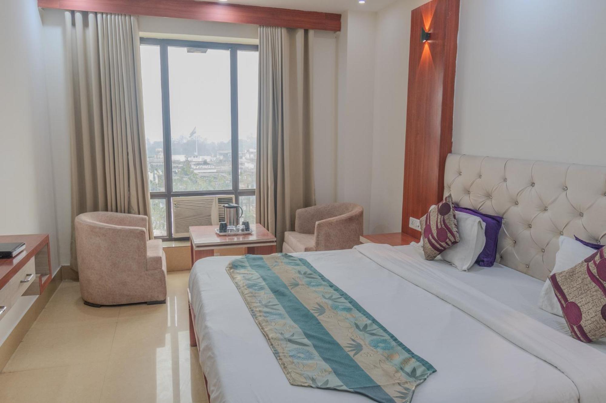 Hotel Raj Mandir 하리드와르 외부 사진