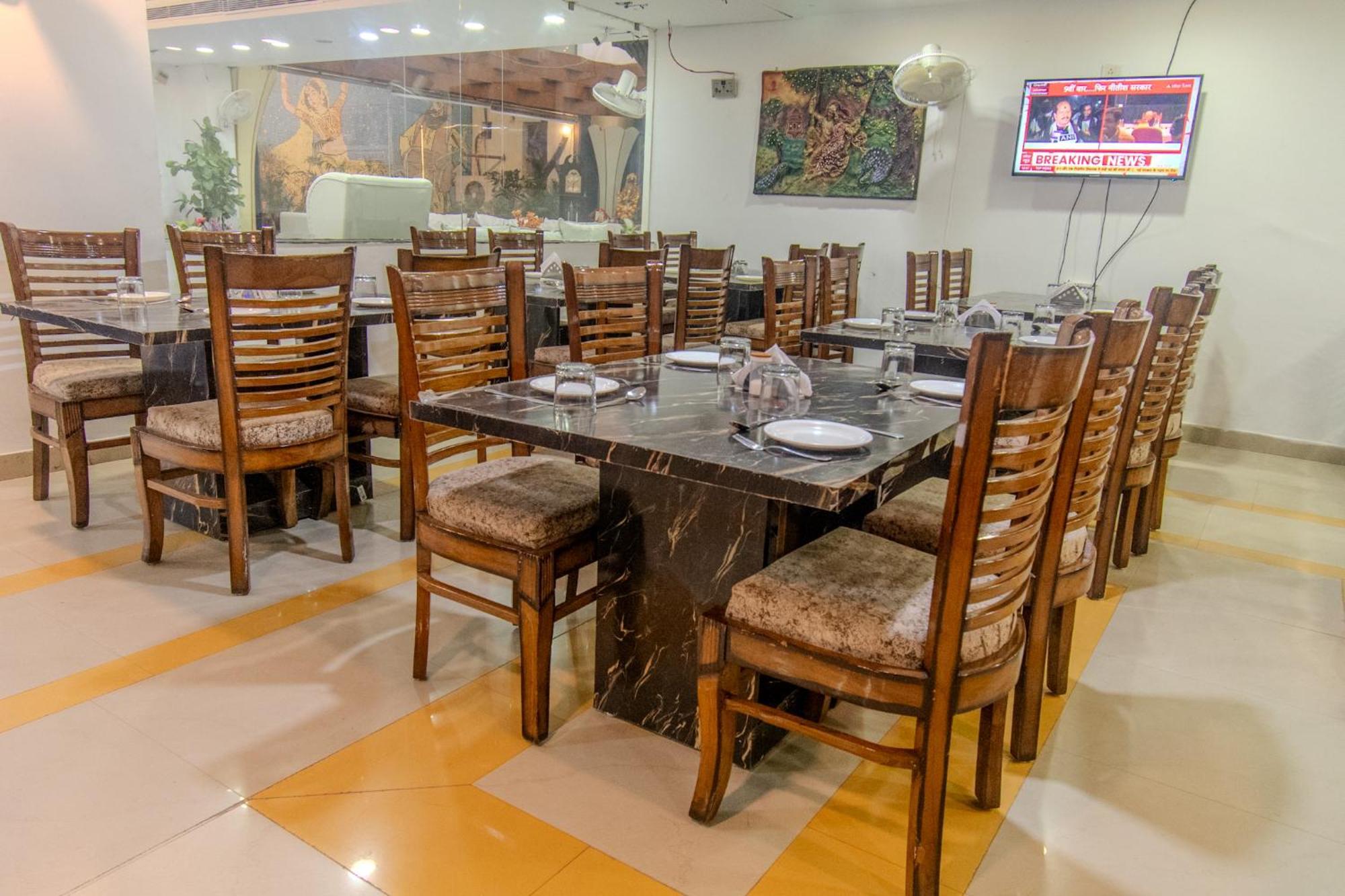 Hotel Raj Mandir 하리드와르 외부 사진