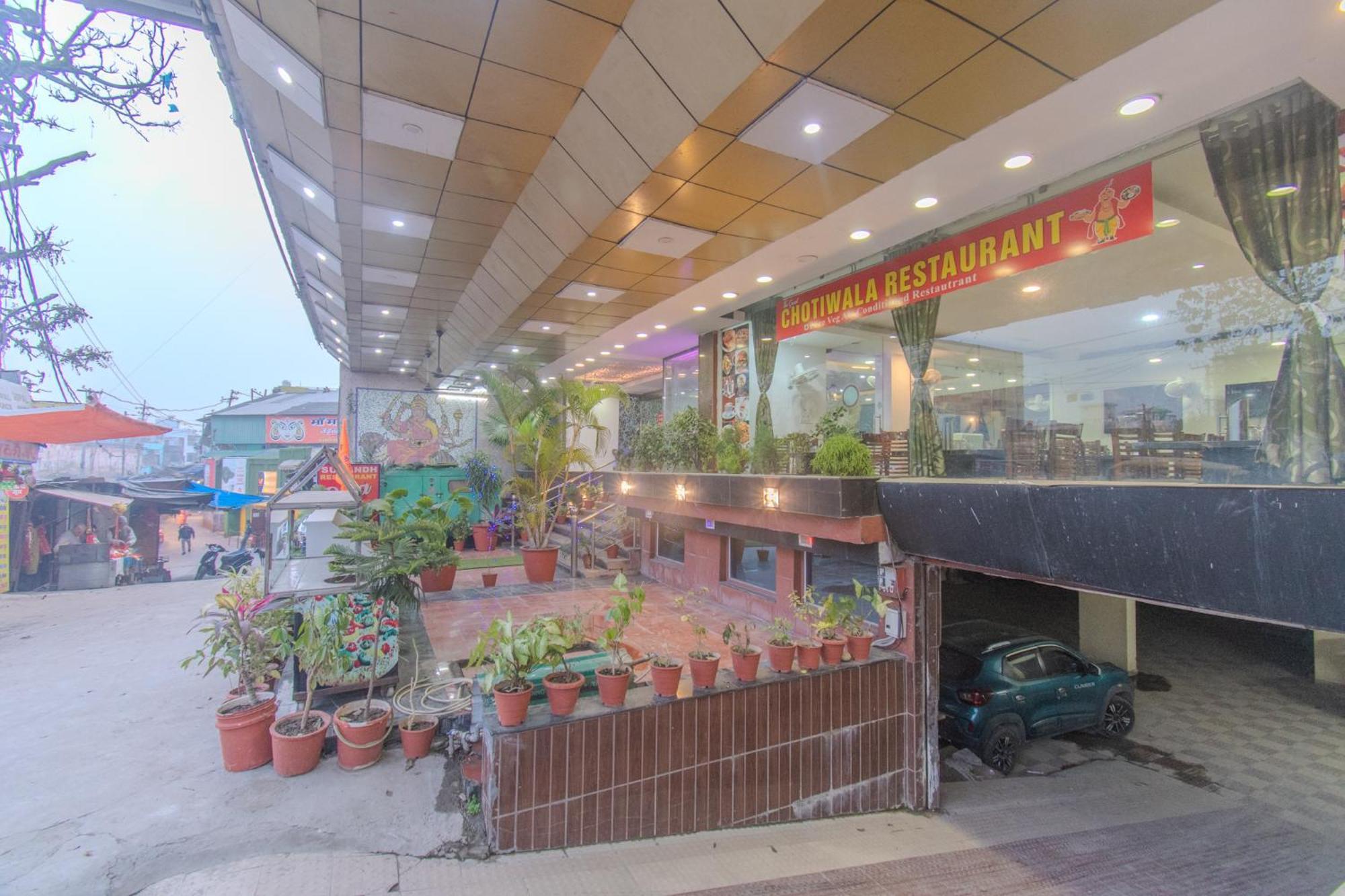 Hotel Raj Mandir 하리드와르 외부 사진