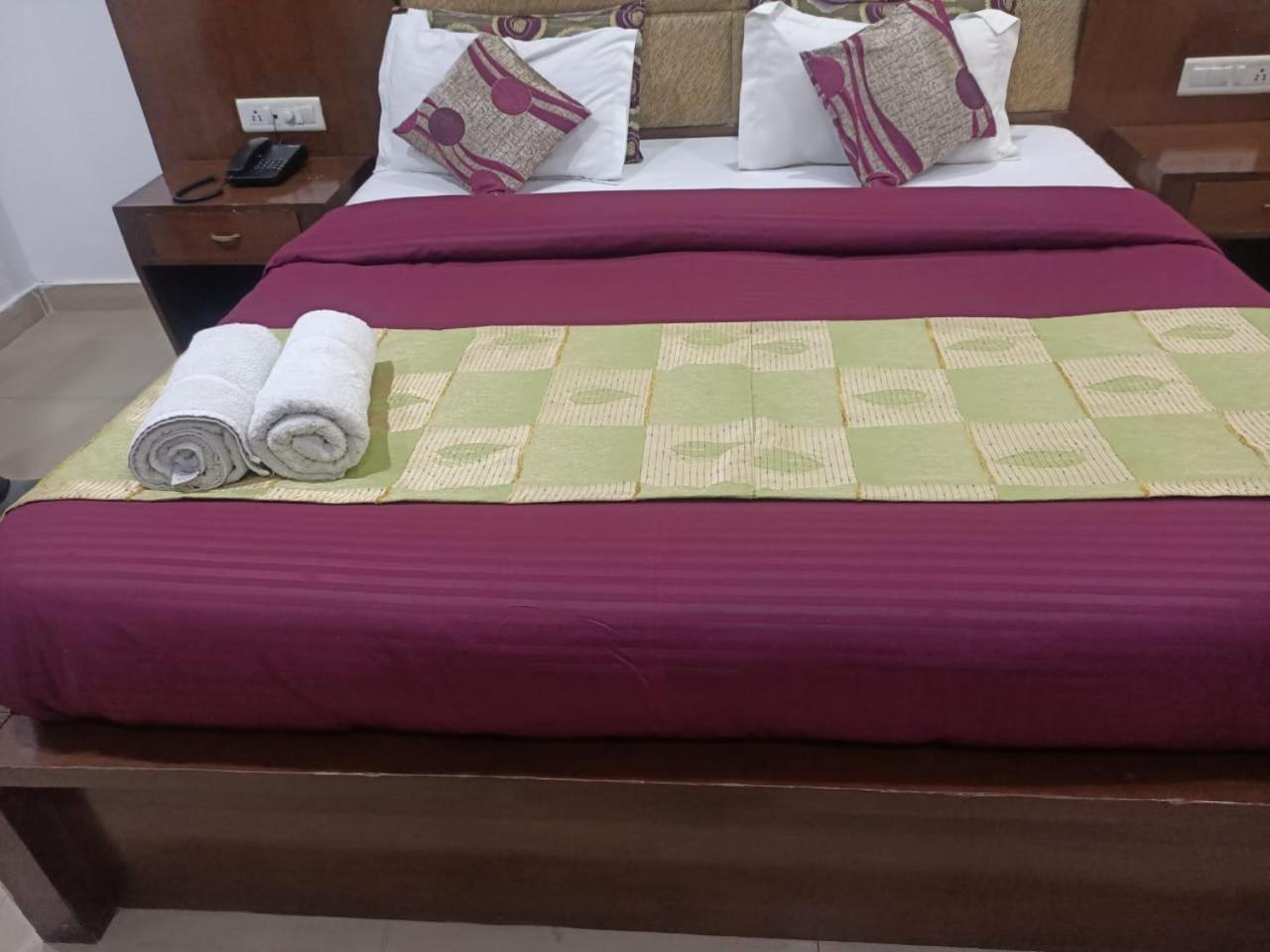 Hotel Raj Mandir 하리드와르 외부 사진