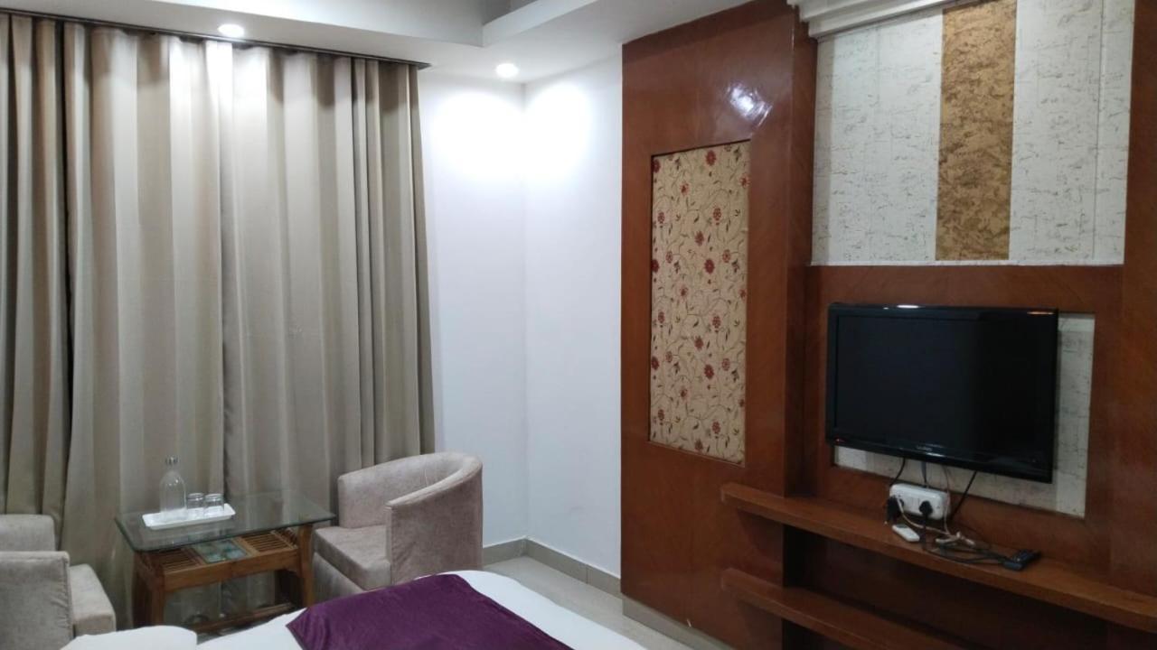 Hotel Raj Mandir 하리드와르 외부 사진